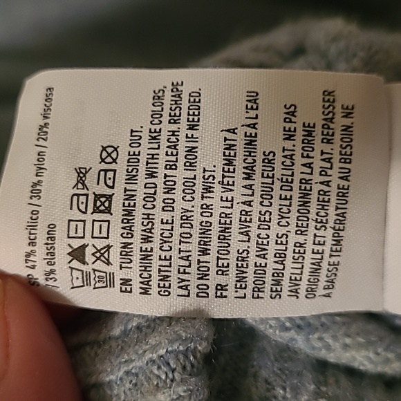 American Eagle Sweater - Picture 8 of 8